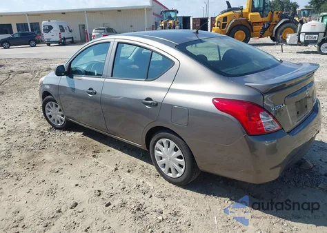 2015 Nissan Versa 1.6 S+ z USA, uszkodzony, nr VIN 3N1CN7AP0FL902939